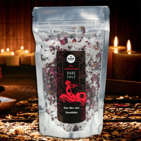 Badesalz mit Rosenblüten
